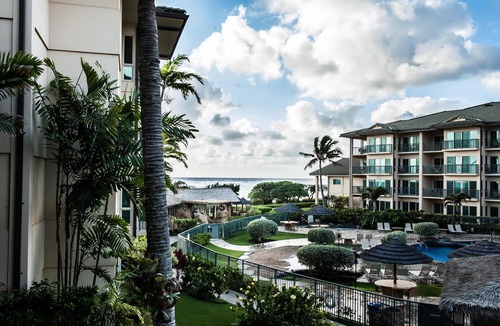 Wailua Condo | Luxury Ocean Front Property! Ocean& pool view. B204