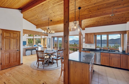 Diamond Point House | Luxury Retreat w Gorgeous Lake Views, Minutes to Marina, Beach & Dining