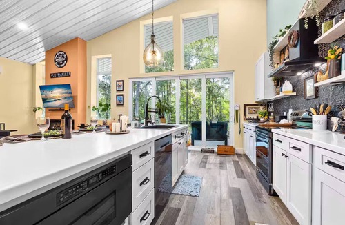 High Springs House | Luxury Riverfront Retreat, just 2 miles from downtown High Springs!