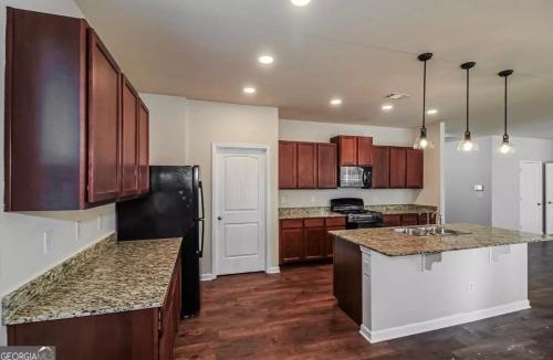 McDonough House | Luxury Room In McDonough