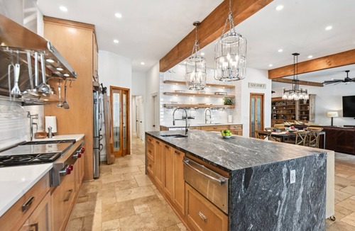Midtown House | Luxury Spacious ATL Mansion. up to 18 beds 5 Bath, pool & sauna. near Piedmont