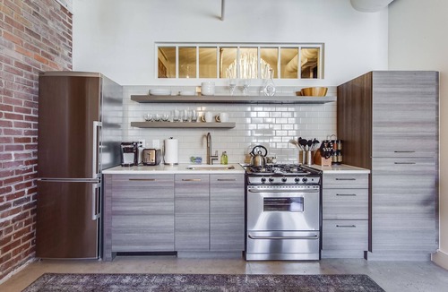 Virginia Highland Apartment | Malibu Retreat by Atlanta Luxury Rentals