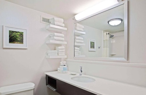 Gwinnett Place House | Marvelous Room for Your Stay! W/ Marketplace -S