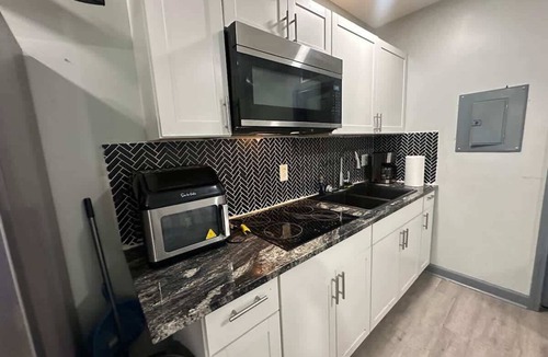 Church Street Apartment | Micro studio close to airport/downtown