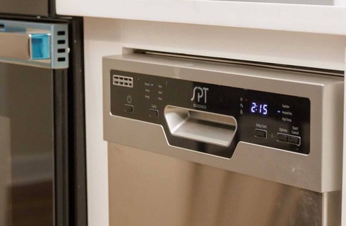 Acworth Apartment | Minutes to LakePoint Sports Family Home 3BR BSMT Priv back Entry Sleeps 10