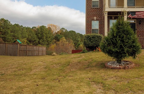 Acworth Apartment | Minutes to LakePoint Sports Family Home 3BR BSMT Priv back Entry Sleeps 10
