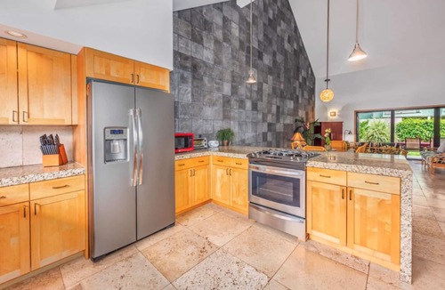 Hanalei House | Minutes Walk to Hanalei Bay, beach, & town w/AC in bed rooms