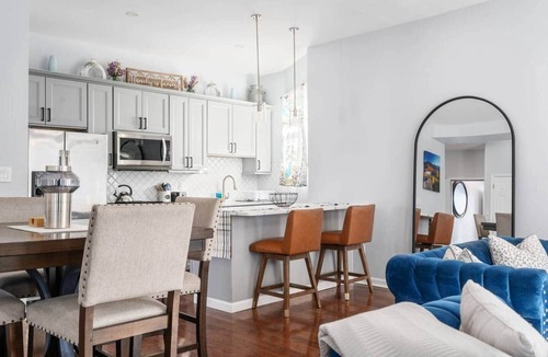 Schenectady Apartment | Modern 3-Bed Apt-Parking & W/D