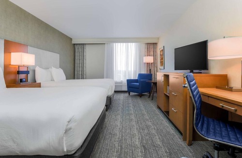 East Point Hotel | Modern ATL Stay | 4 Units | 5 Minutes to Hartsfield-Jackson Airport -2.2mi