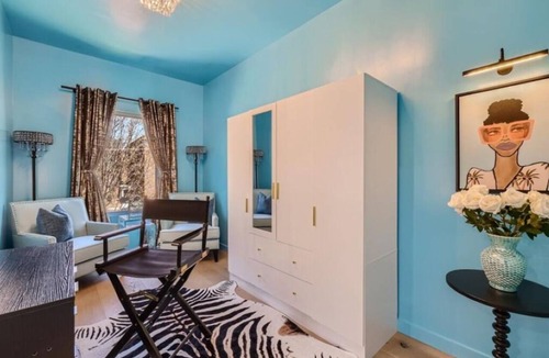 Pittsburgh House | Modern Atlanta retreat, newly built 3-story home offers a premium experience