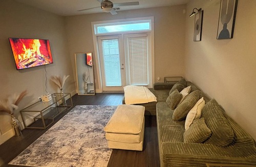Chosewood Park Apartment | Modern Beltline Retreat Near Downtown +Mercedes Stadium