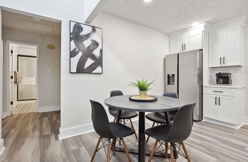Athens House | Modern Comfort Meets Athens Charm – 2BR Home By RHM Home Pro