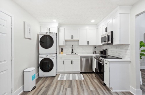 Athens House | Modern Comfort Meets Athens Charm – 2BR Home By RHM Home Pro