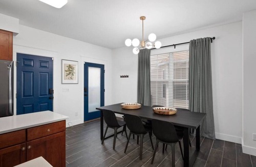The Gate House | Modern Escape/ Sleeps 12/Near St. Louis Must-Sees