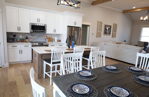 Graysville House | Modern Family-sized Country Gem near Chattanooga with relaxing balcony & deck!