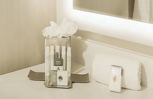 East Point Hotel | Modern Getaway Room Near Centennial Olympic Park – 8mi away | Seasonal Pool