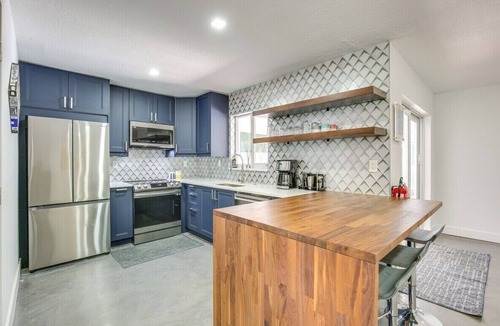 South Corals House | Modern Home with private Heated pool, fully equipped kitchen, BBQ