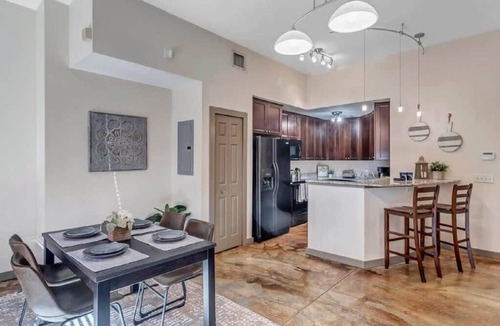 Springfield House | Modern, Insta-Worthy 2B Townhome in Springfield!