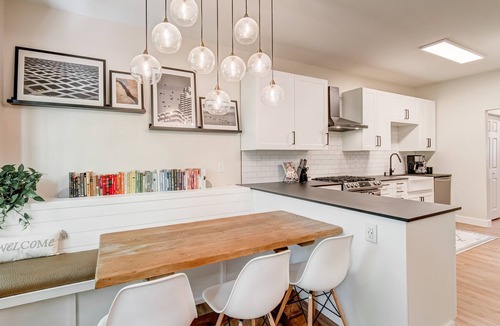 Johns Creek House | Modern luxury furnished rental in Alpharetta. Pet friendly!