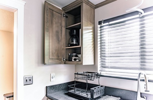 Burlington House | Modern Minimalist Home 4BR 5 Beds, AC Comfort & Wifi