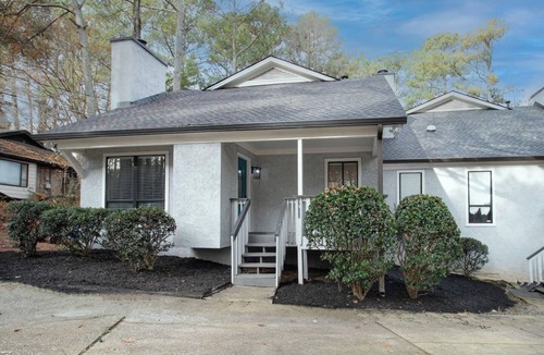 Sandy Springs House | Modern Sandy Springs Stay | Near Buckhead