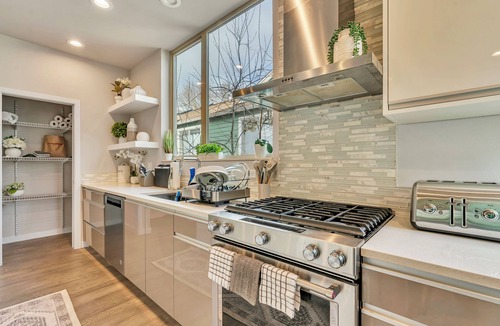 Mount Baker House | Modern Standalone 3-bedroom townhome in vibrant Seattle