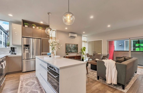 Mount Baker House | Modern Standalone 3-bedroom townhome in vibrant Seattle