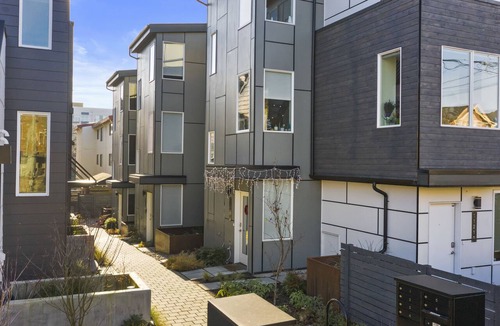 West Woodland Apartment | Modern Sustainable Design in Ballard