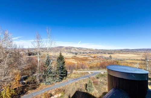 Bear Hollow Village House | Moose Mgmt at Bear Hollow 5534: King bed-Pvt. Hot Tub-Pool-Dogs Welcome