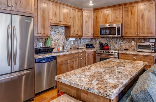 North Park City House | Moose Mgmt at Three Kings 8: King beds-Central AC-Pool-Hot Tub