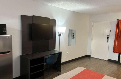 MacClenny Hotel | Motel 6-Macclenny, FL
