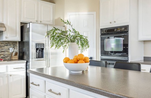 Heber House | Mountain Home- Sleeps 16- Hot tub, Views, Pickleball, Family Friendly