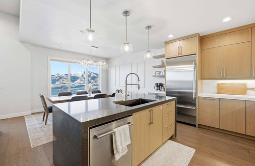 Hideout House | MOUNTAIN LUXE | Panoramic Views + Private Hot Tub