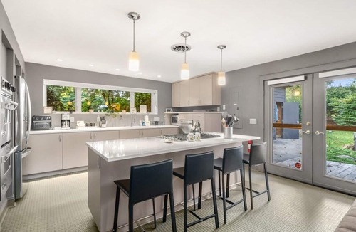 Asheville House | Mountain Modern; stunning luxury close to downtown Asheville! Pool, hot tub, views & more!