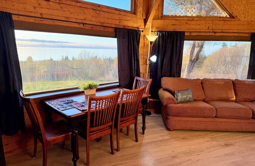 Ninilchik Cabin | Mt. Redoubt Cabin on the Cook Inlet, Basecamp for your Alaskan Adventures