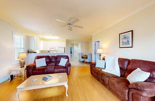 St. James Condo | Mystic Marina B: Spacious condo with marina & Intercoastal views, screened-in balconies, W/D & AC