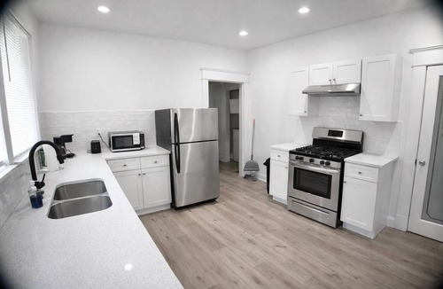 College Park Apartment | Near ATL Airport. Entire Unit. New listing limited time discounted rates