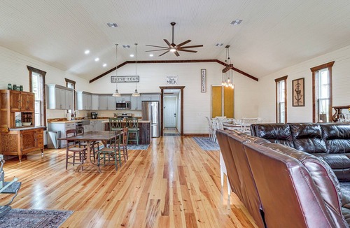 Lulu House | Near Ichetucknee Springs! Renovated Historic Home