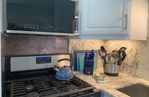 Lake Arrowhead Apartment | New 1-Bdrm Apartment Suite - Pet-Friendly Cozy Mountain Escape Near Trail & Lake