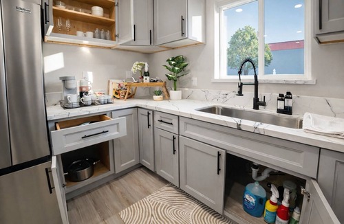 Fullerton House | New 2BR 2BA Entire Home in Fullerton Family & Pet Friendly