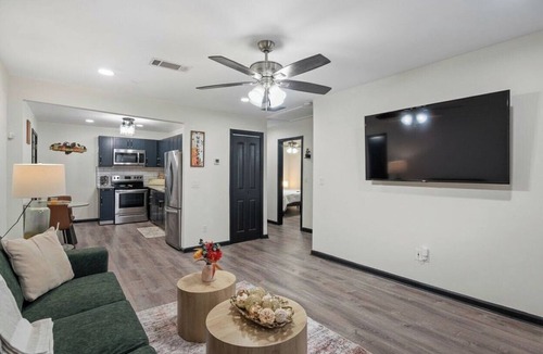 Atlanta Apartment | NEW 2BR/Sleeps 4/Walking distance to MB/StateFarm