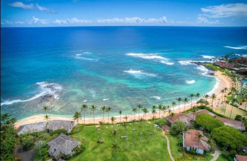 Poipu House | NEW 5BR Farmhouse Estate - AC Pool Gym Pickleball