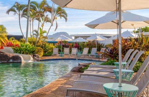 Poipu House | NEW - 7BD Farmhouse Estate - AC Pool Slide Gym Pickleball