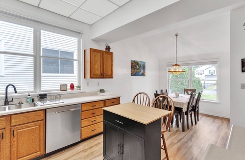 Geyser Crest House | NEW LISTING! Quaint Hideaway: Close to SPAC & Ballston Spa by RedAwning
