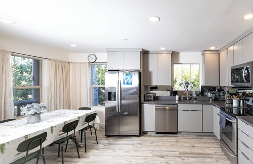 Park City Apartment | New! Modern 2bed/2bath ski chalet at DeerValley/Jordanelle gondola