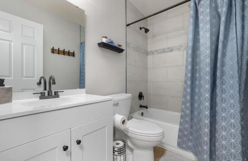 O'Fallon House | NEW Modern Getaway Relax Unwind and Enjoy