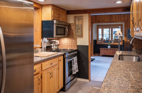Diamond Point House | New to VRBO Bumble Bear Inn in Bolton Landing