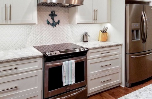 Saint Simons Island Cottage | Newer Construction - Short Walk to Beach - Hot Tub/Large Pool - 16' x 32'