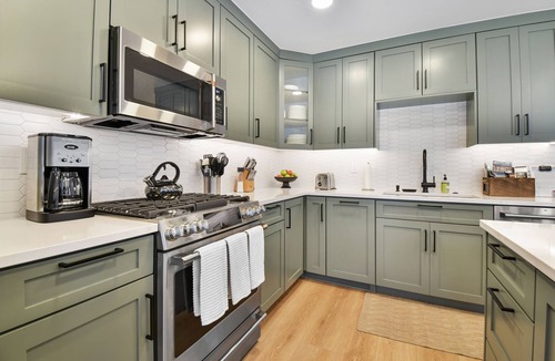 Deer Valley House | Newly & Fully Remodeled! Free Ski Shuttle to DV! AC & Hot Tub. Up to 25% Off!