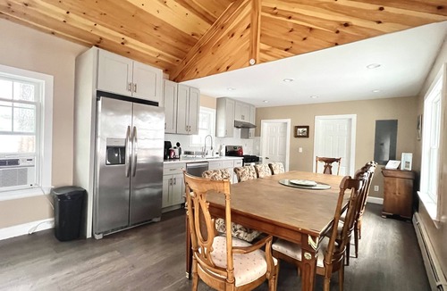 East Durham House | Newly Renovated Lovely 5-bedroom in East Durham